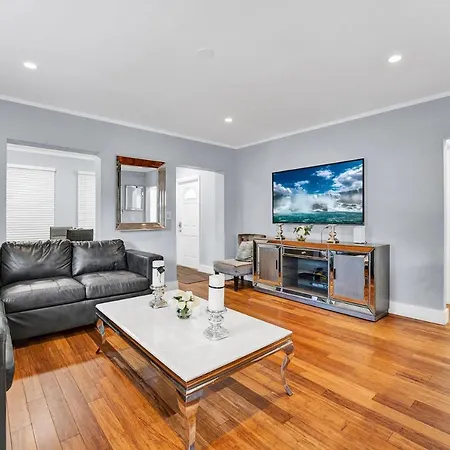 Very Modern Buena Vista Gem Near Wynwood Villa